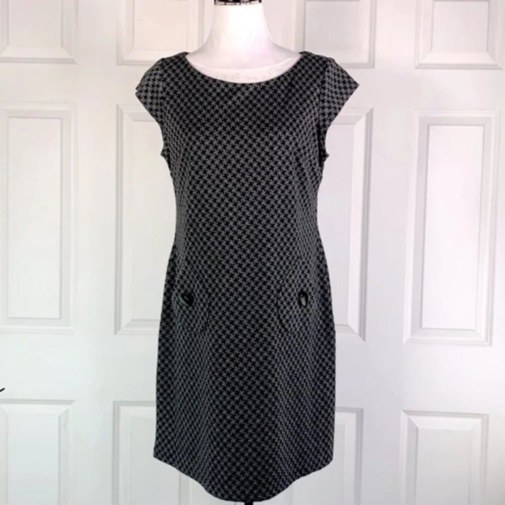 R&K Houndstooth Print Sheath Dress - Picture 3 of 10